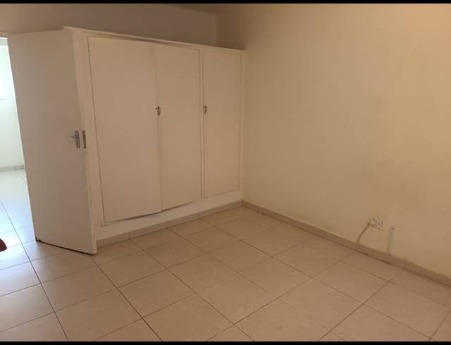1 BEDROOM FLAT TO LET IN MORNINGSIDE
